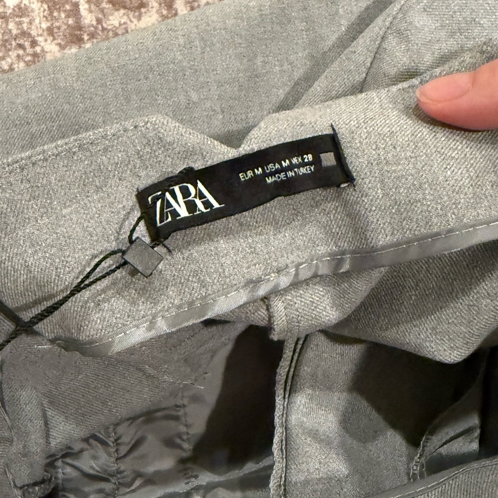 Zara Women's Elegant High Waisted Gray Pants - Picture 5 of 10